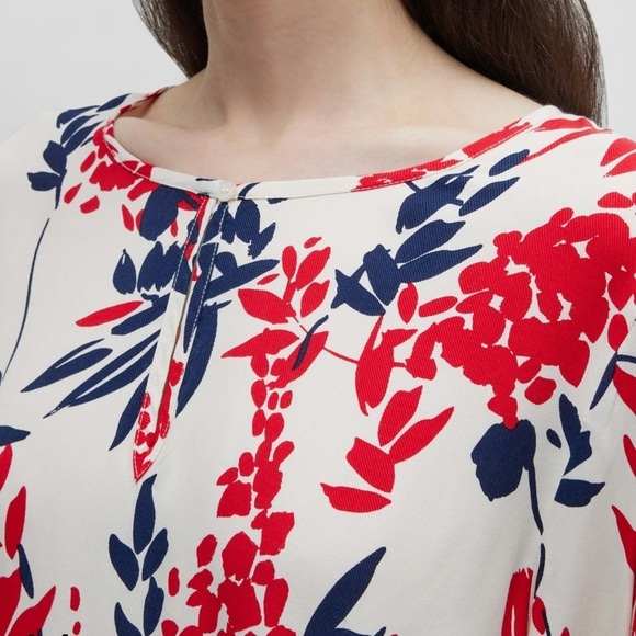 MASAI COPENHAGEN
Ducilla Floral Top In White with blue and red - Picture 4 of 11